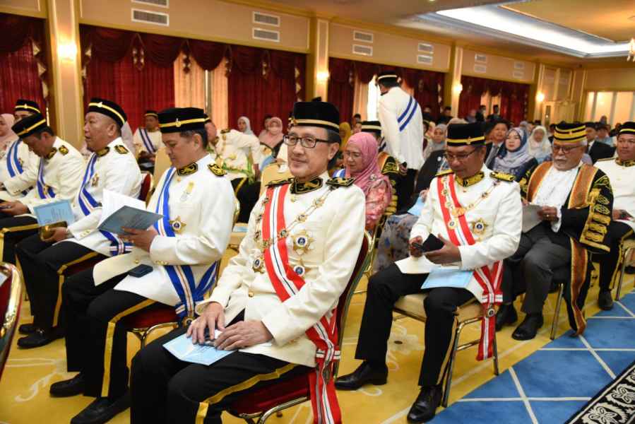 1,407 Terima Darjah Kebesaran, Bintang Dan Pingat Negeri Sabah Sempena ...