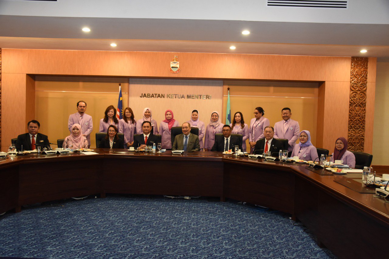 Majlis Angkat Sumpah dan Penyerahan Watikah Pelantikan Pengerusi dan Ahli-Ahli induk Majlis Penasihat Wanita Sabah (MPWS) Sesi 2023 - 2024