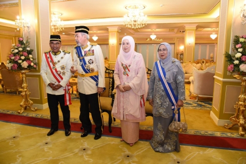 Tun Juhar lafaz sumpah jawatan Yang Dipertua Negeri Sabah
